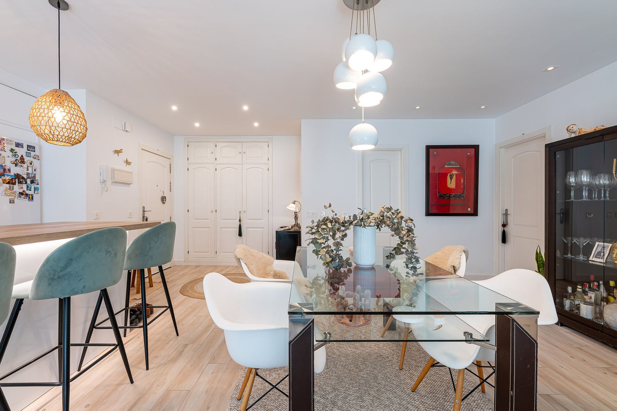 Se vende Apartamento Planta Media de 3 dormitorios en Costa Del Sol, Málaga, España