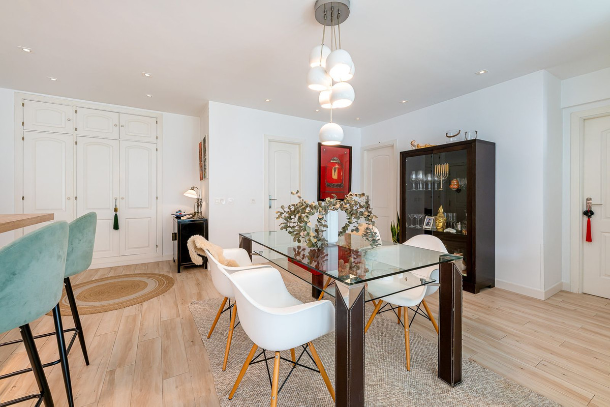 Se vende Apartamento Planta Media de 3 dormitorios en Costa Del Sol, Málaga, España