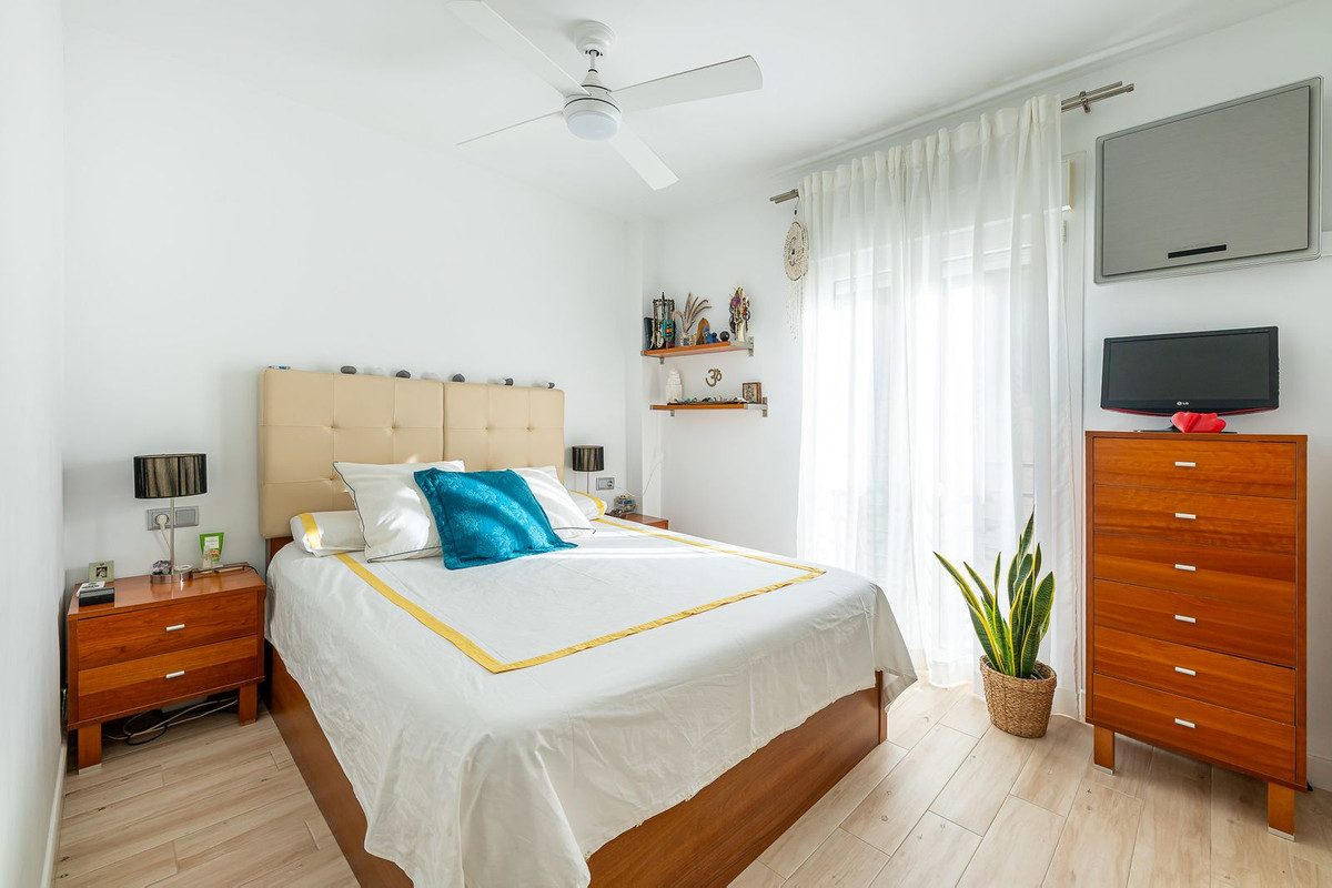 Se vende Apartamento Planta Media de 3 dormitorios en Costa Del Sol, Málaga, España