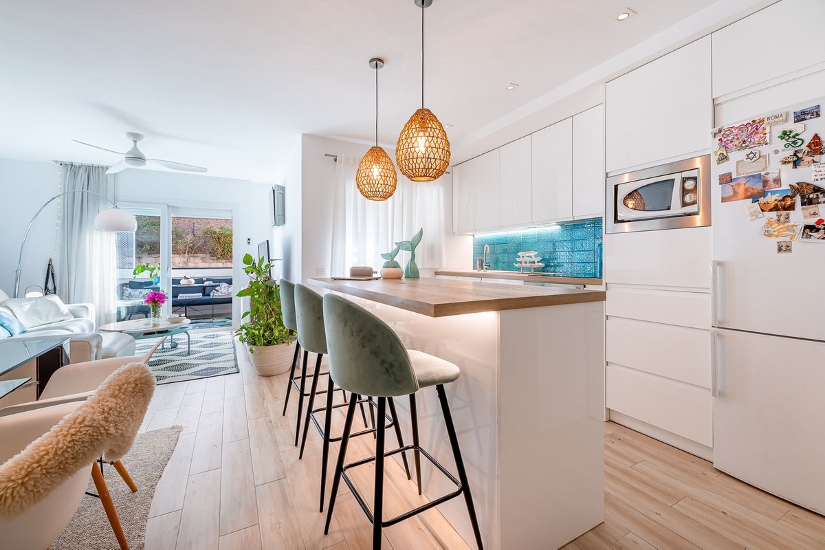 Se vende Apartamento Planta Media de 3 dormitorios en Costa Del Sol, Málaga, España
