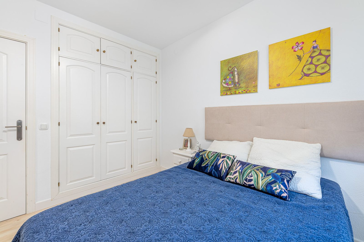 Se vende Apartamento Planta Media de 3 dormitorios en Costa Del Sol, Málaga, España