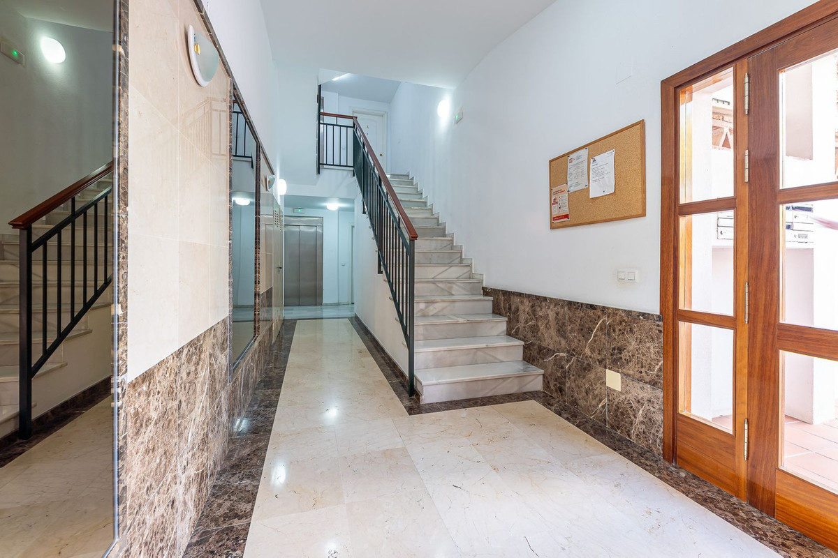 Se vende Apartamento Planta Media de 3 dormitorios en Costa Del Sol, Málaga, España