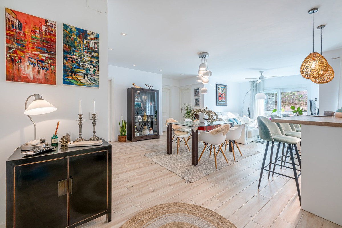 Se vende Apartamento Planta Media de 3 dormitorios en Costa Del Sol, Málaga, España