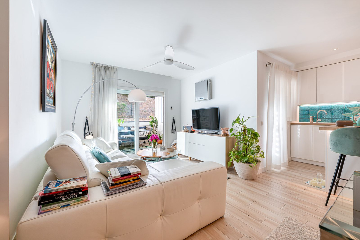 Se vende Apartamento Planta Media de 3 dormitorios en Costa Del Sol, Málaga, España
