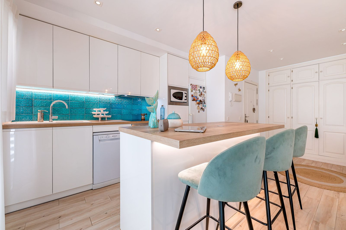 Se vende Apartamento Planta Media de 3 dormitorios en Costa Del Sol, Málaga, España