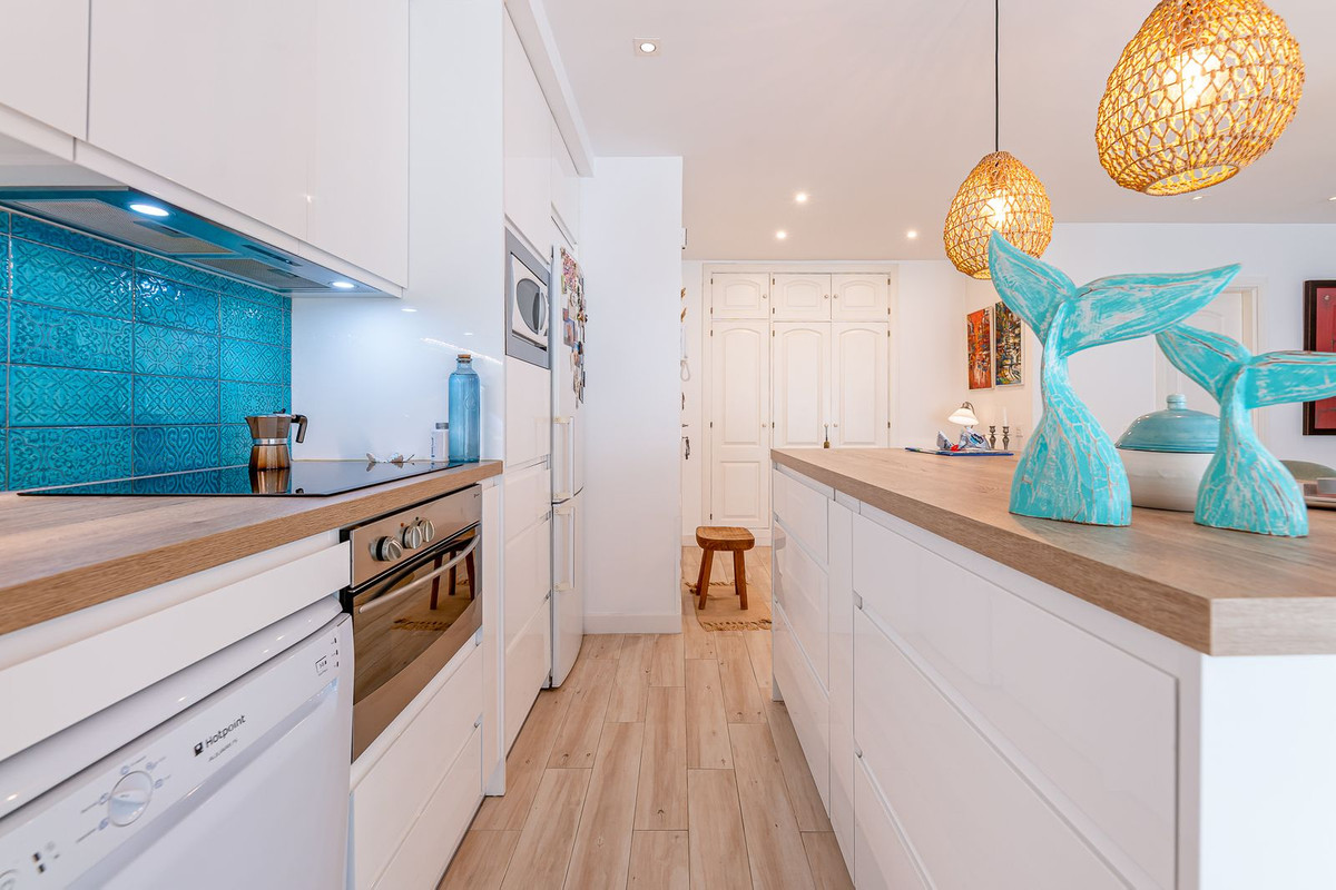 Se vende Apartamento Planta Media de 3 dormitorios en Costa Del Sol, Málaga, España