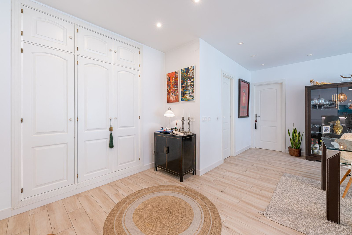 Se vende Apartamento Planta Media de 3 dormitorios en Costa Del Sol, Málaga, España