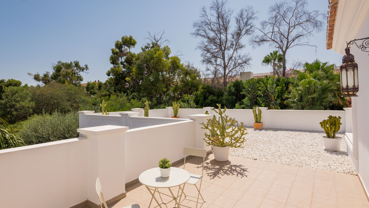 5 Bed Townhouse for sale in Atalaya Costa Del Sol, Málaga, Spain