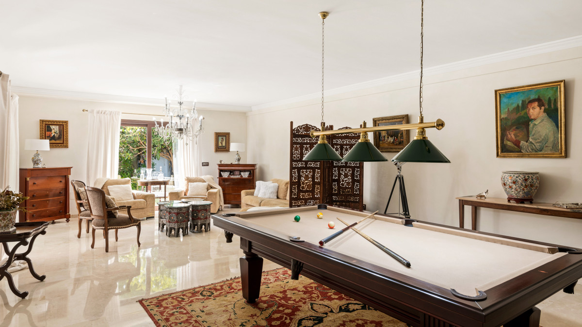 5 Bed Townhouse for sale in Atalaya Costa Del Sol, Málaga, Spain