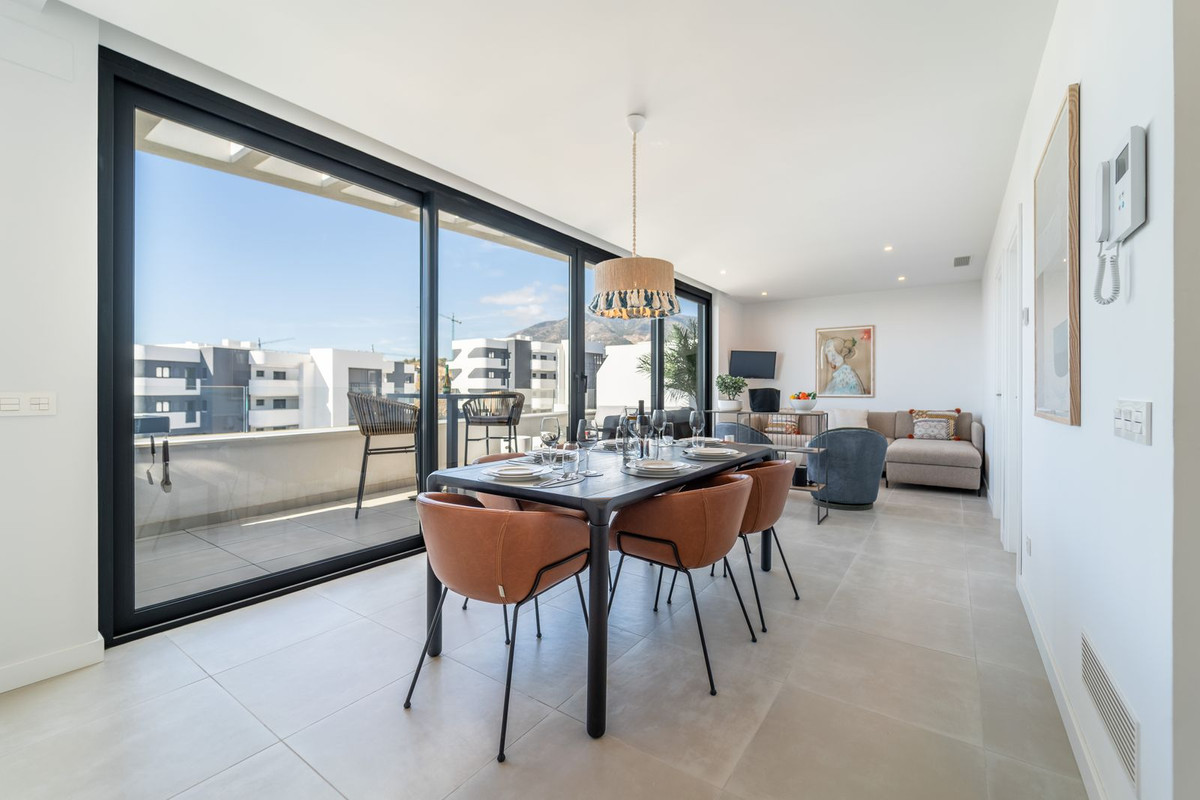 Se vende Apartamento en Planta Última de 2 dormitorios en Costa Del Sol, Málaga, España