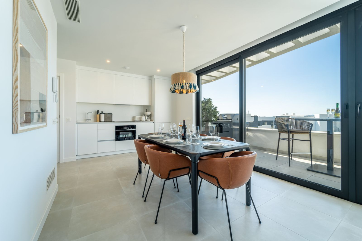 Se vende Apartamento en Planta Última de 2 dormitorios en Costa Del Sol, Málaga, España