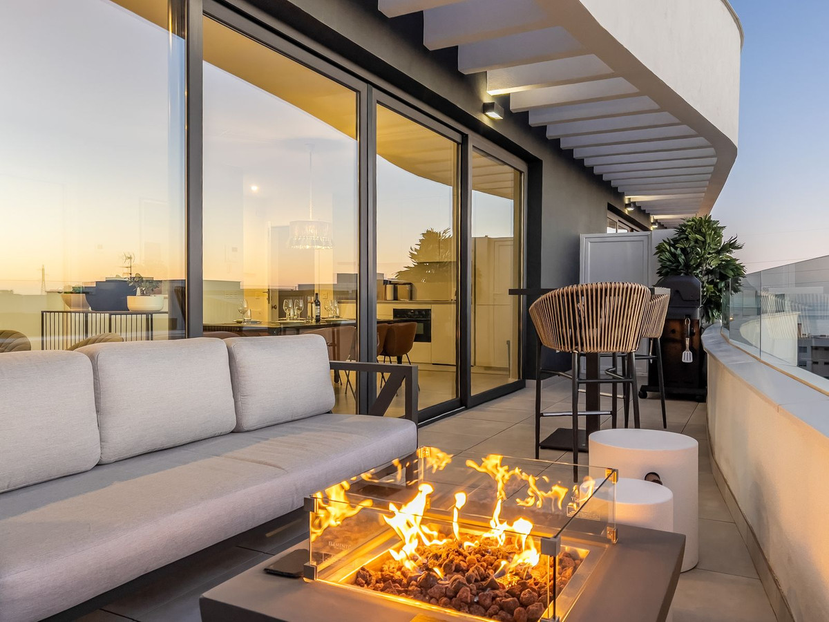 Se vende Apartamento en Planta Última de 2 dormitorios en Costa Del Sol, Málaga, España