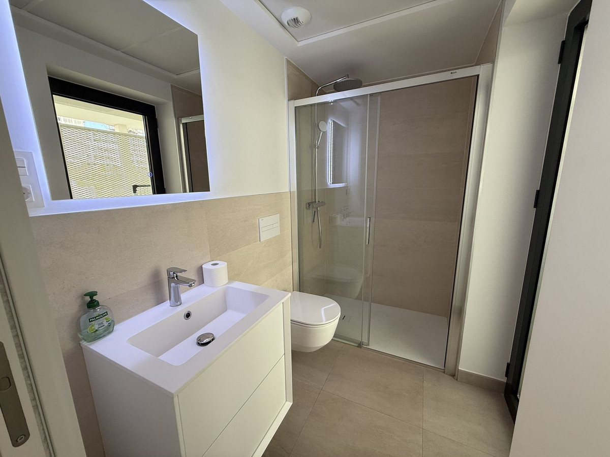 2 Bed Apartment for sale in Fuengirola Costa Del Sol, Málaga, Spain