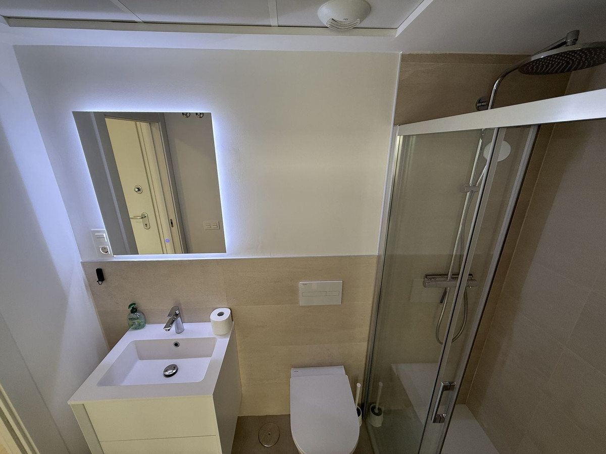 2 Bed Apartment for sale in Fuengirola Costa Del Sol, Málaga, Spain