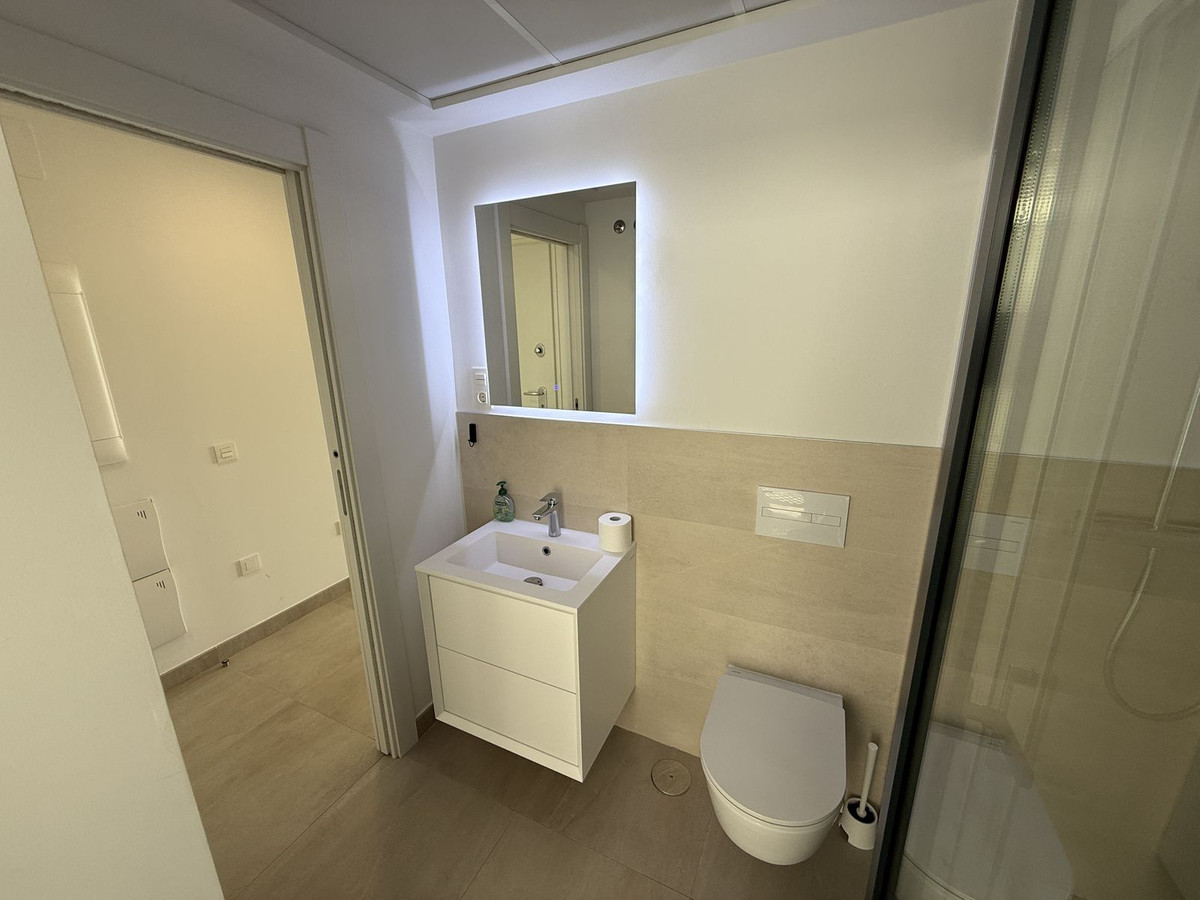 2 Bed Apartment for sale in Fuengirola Costa Del Sol, Málaga, Spain
