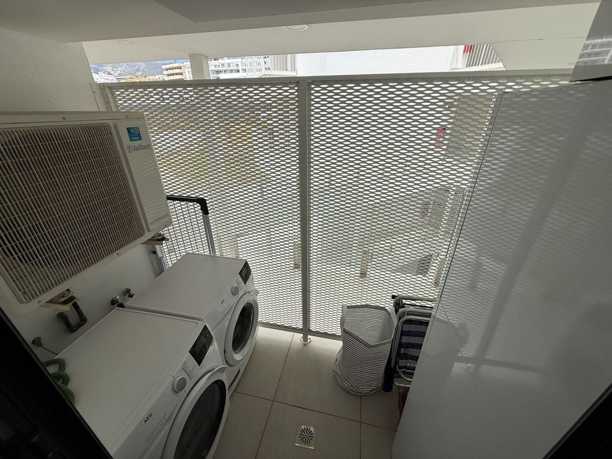 2 Bed Apartment for sale in Fuengirola Costa Del Sol, Málaga, Spain