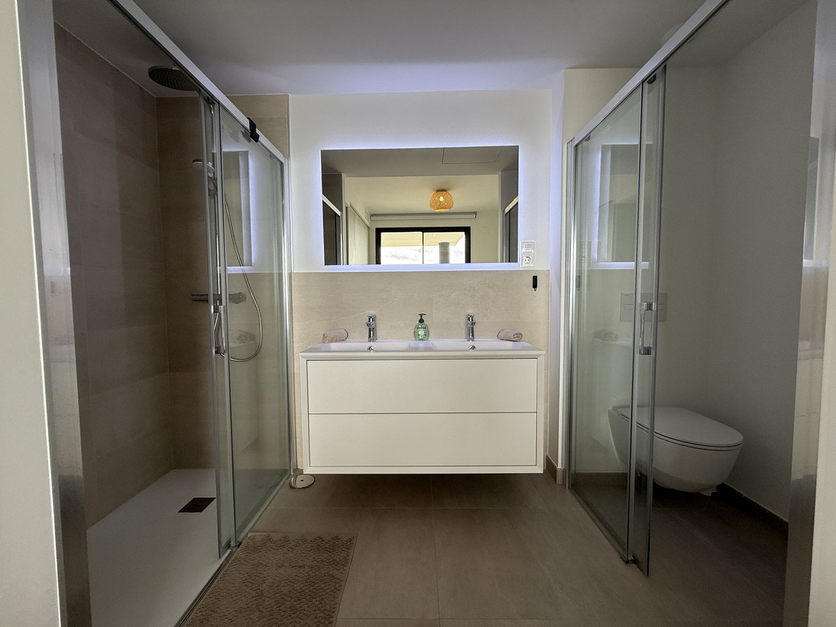 2 Bed Apartment for sale in Fuengirola Costa Del Sol, Málaga, Spain