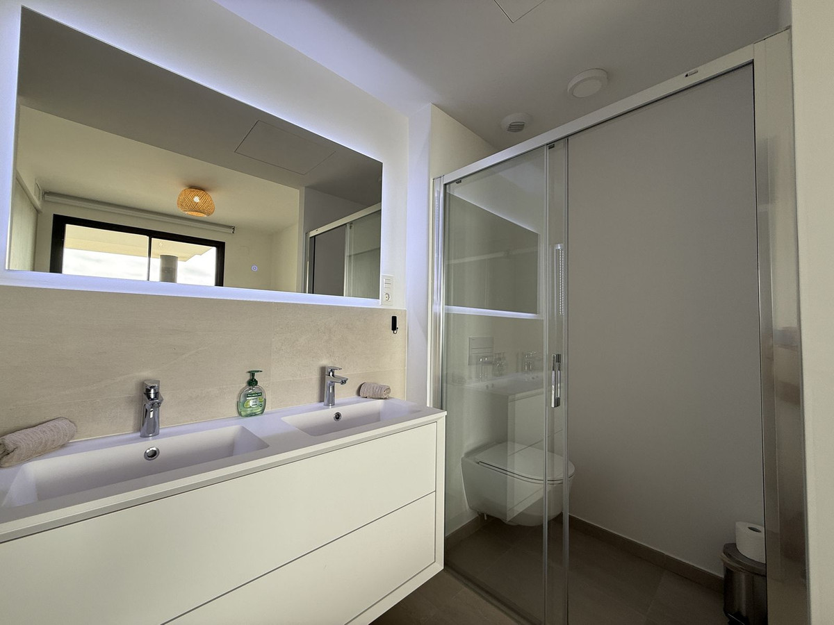 2 Bed Apartment for sale in Fuengirola Costa Del Sol, Málaga, Spain
