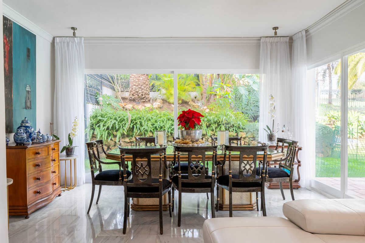 2 Bed Townhouse for sale in La Quinta Costa Del Sol, Málaga, Spain
