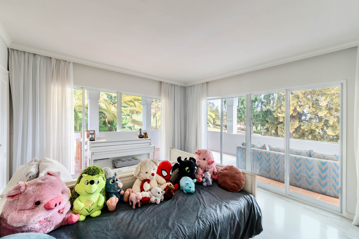 2 Bed Townhouse for sale in La Quinta Costa Del Sol, Málaga, Spain