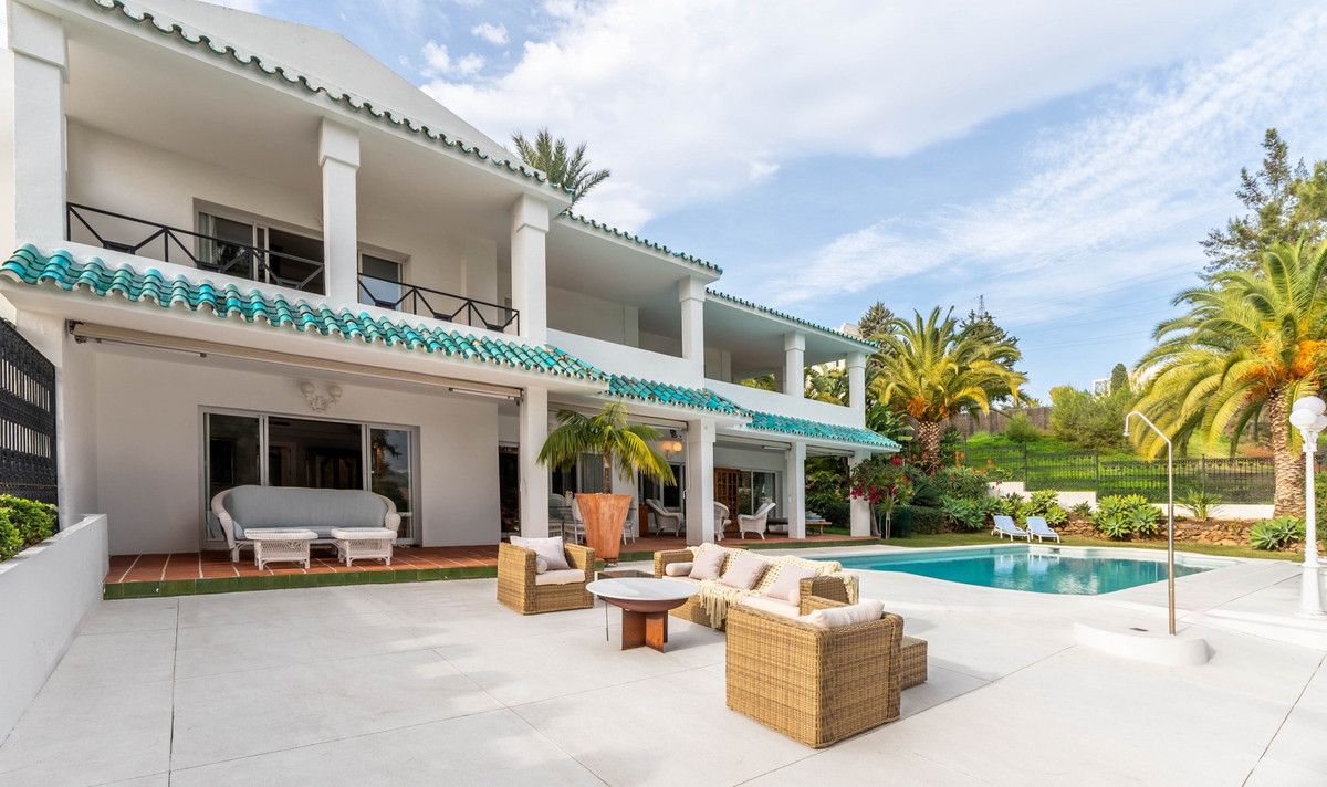 2 Bed Townhouse for sale in La Quinta Costa Del Sol, Málaga, Spain