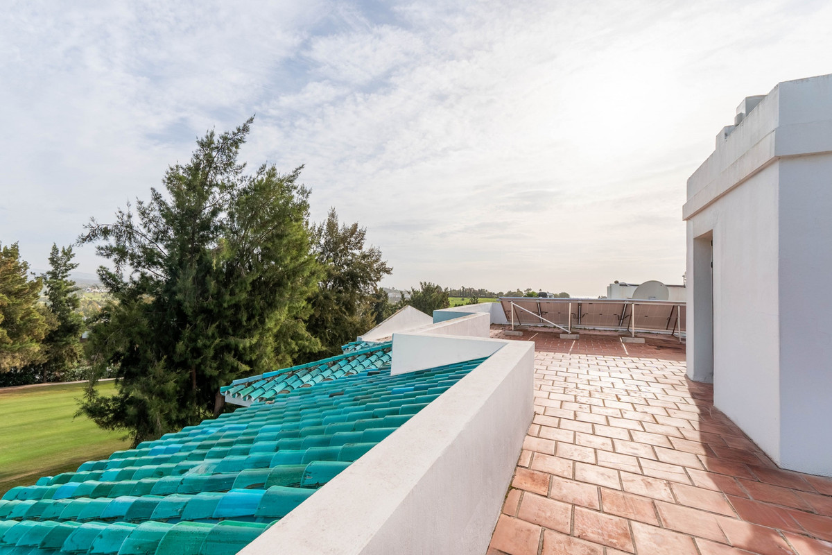 2 Bed Townhouse for sale in La Quinta Costa Del Sol, Málaga, Spain