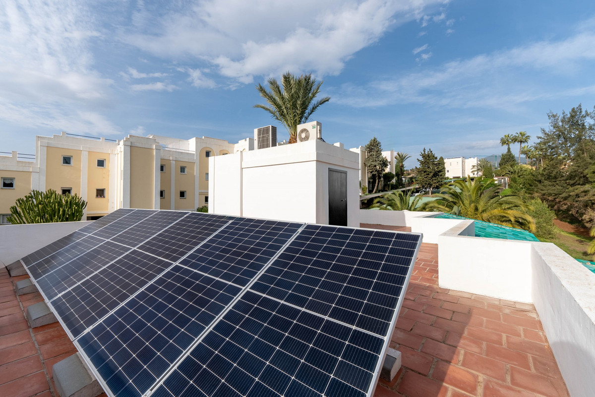 2 Bed Townhouse for sale in La Quinta Costa Del Sol, Málaga, Spain