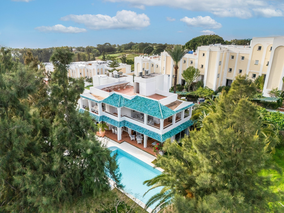 2 Bed Townhouse for sale in La Quinta Costa Del Sol, Málaga, Spain