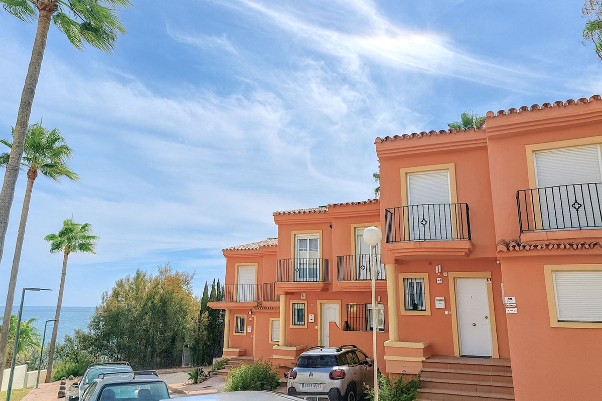 3 Bed Townhouse for sale in Estepona Costa Del Sol, Málaga, Spain