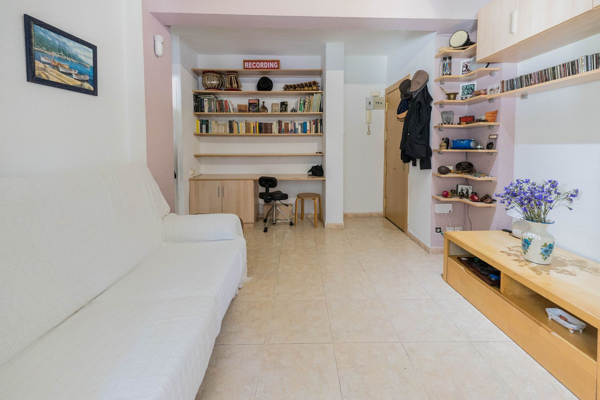 1 Bed Apartment for sale in Calahonda Costa Del Sol, Málaga, Spain