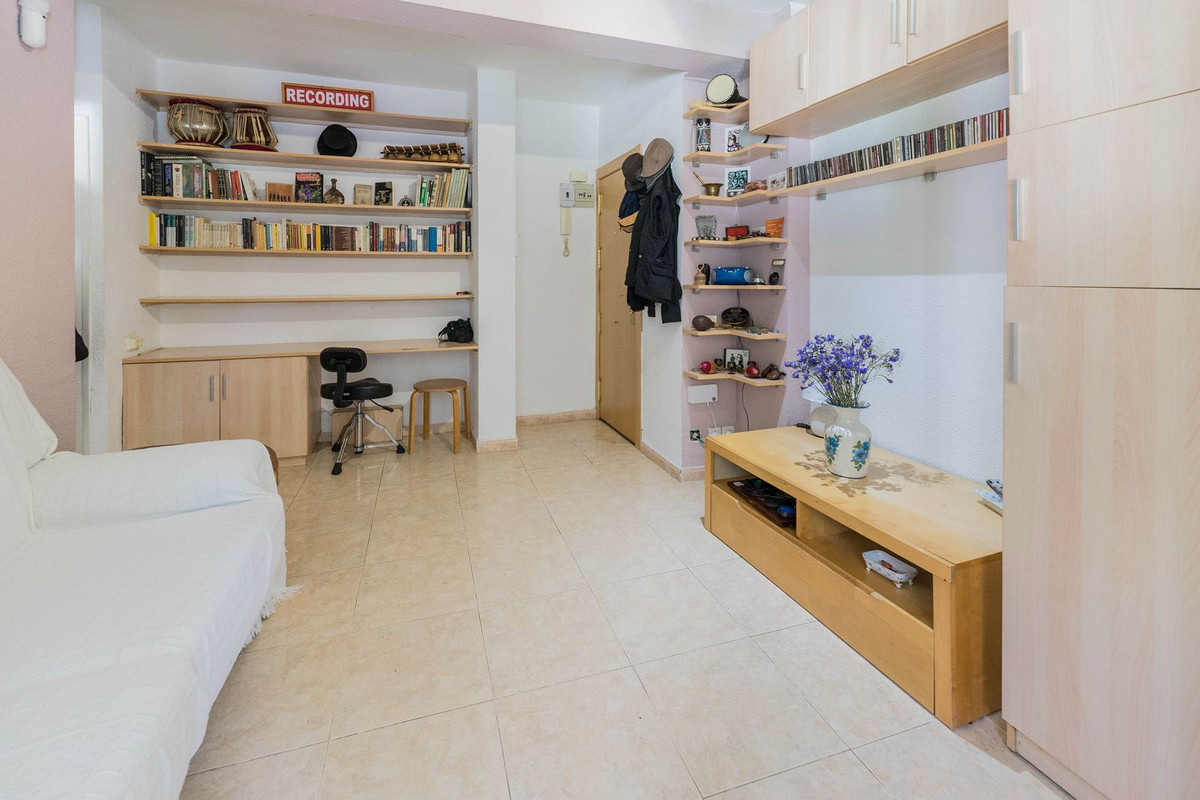 1 Bed Apartment for sale in Calahonda Costa Del Sol, Málaga, Spain