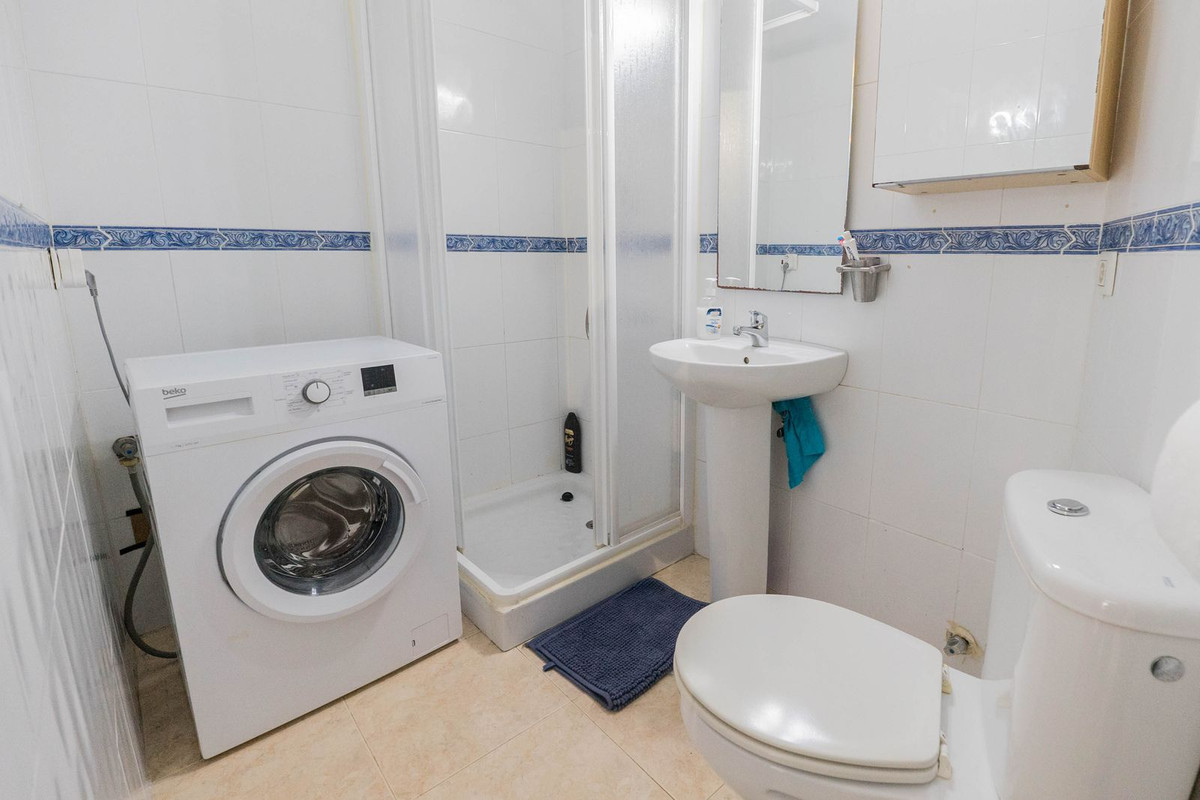 1 Bed Apartment for sale in Calahonda Costa Del Sol, Málaga, Spain