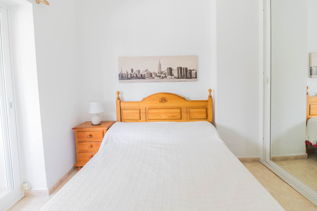 1 Bed Apartment for sale in Calahonda Costa Del Sol, Málaga, Spain