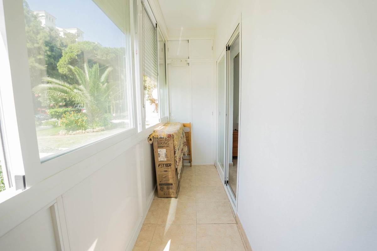 1 Bed Apartment for sale in Calahonda Costa Del Sol, Málaga, Spain