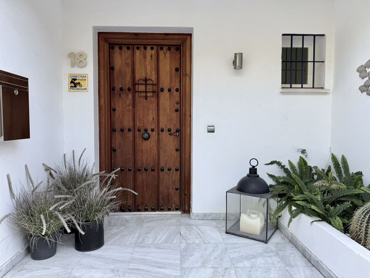 4 Bed Townhouse for sale in Guadalmina Baja Costa Del Sol, Málaga, Spain