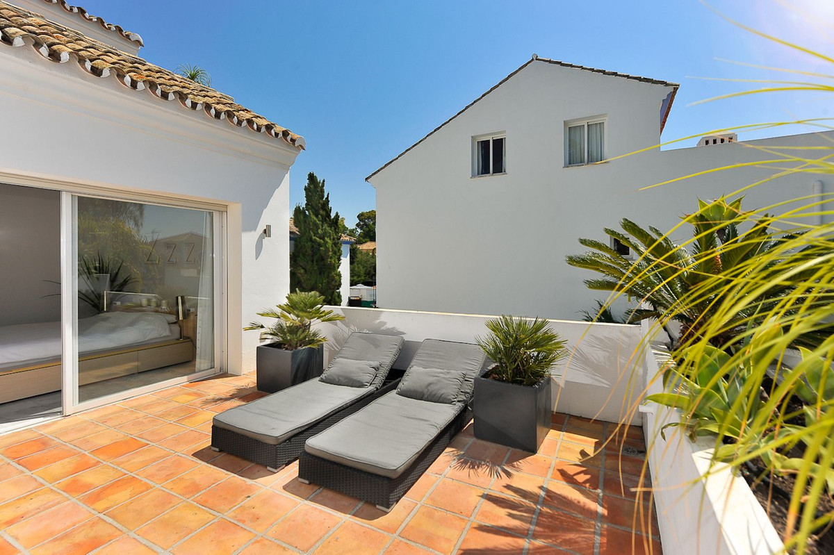 4 Bed Townhouse for sale in Guadalmina Baja Costa Del Sol, Málaga, Spain