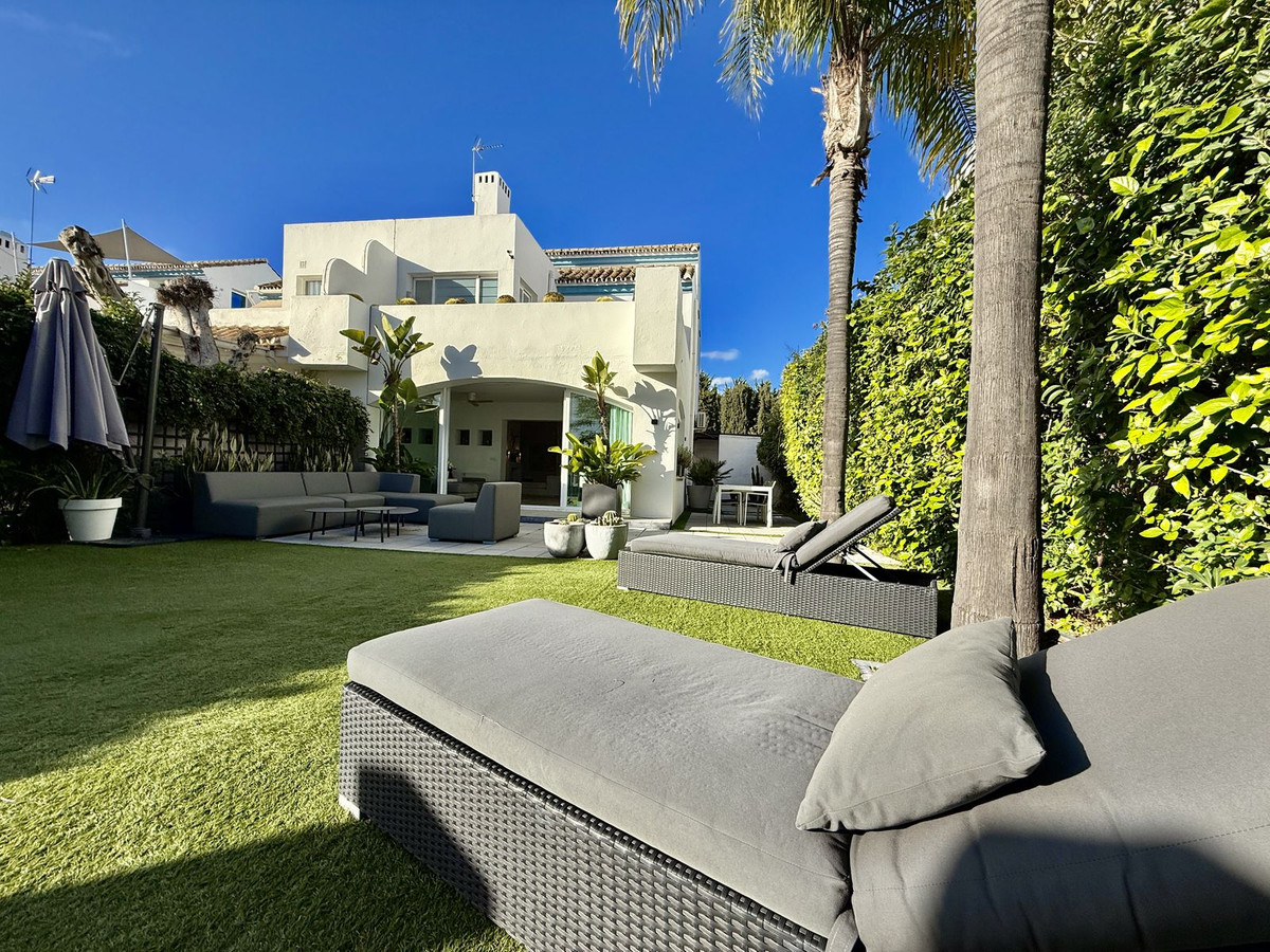 4 Bed Townhouse for sale in Guadalmina Baja Costa Del Sol, Málaga, Spain