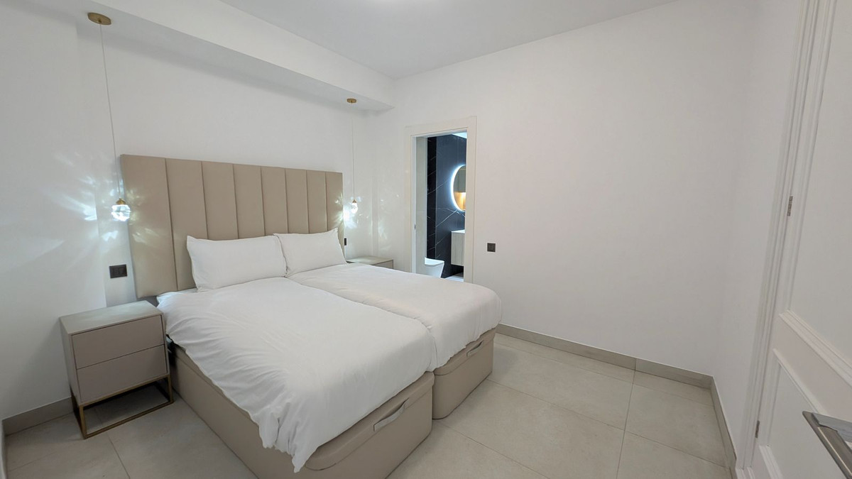 4 Bed Apartment for sale in Puerto Banús Costa Del Sol, Málaga, Spain