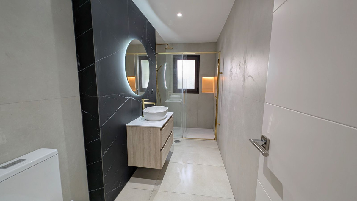 4 Bed Apartment for sale in Puerto Banús Costa Del Sol, Málaga, Spain