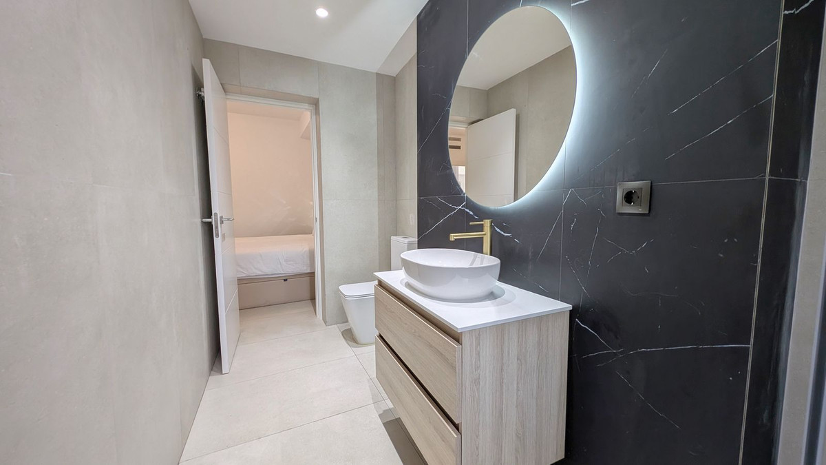 4 Bed Apartment for sale in Puerto Banús Costa Del Sol, Málaga, Spain