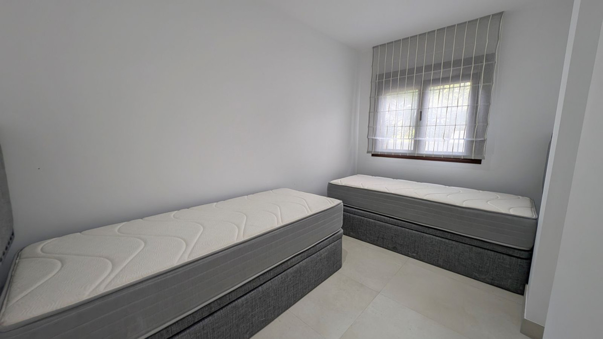 4 Bed Apartment for sale in Puerto Banús Costa Del Sol, Málaga, Spain
