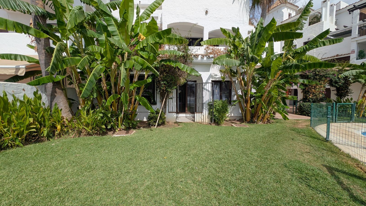 4 Bed Apartment for sale in Puerto Banús Costa Del Sol, Málaga, Spain