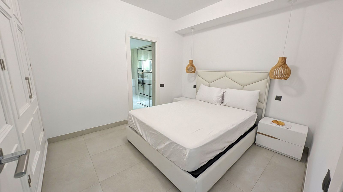 4 Bed Apartment for sale in Puerto Banús Costa Del Sol, Málaga, Spain