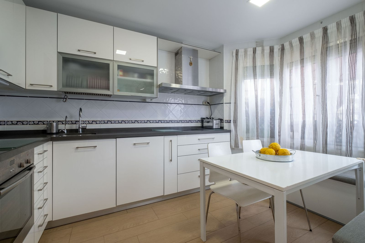 4 Bed Townhouse for sale in Sierrezuela Costa Del Sol, Málaga, Spain