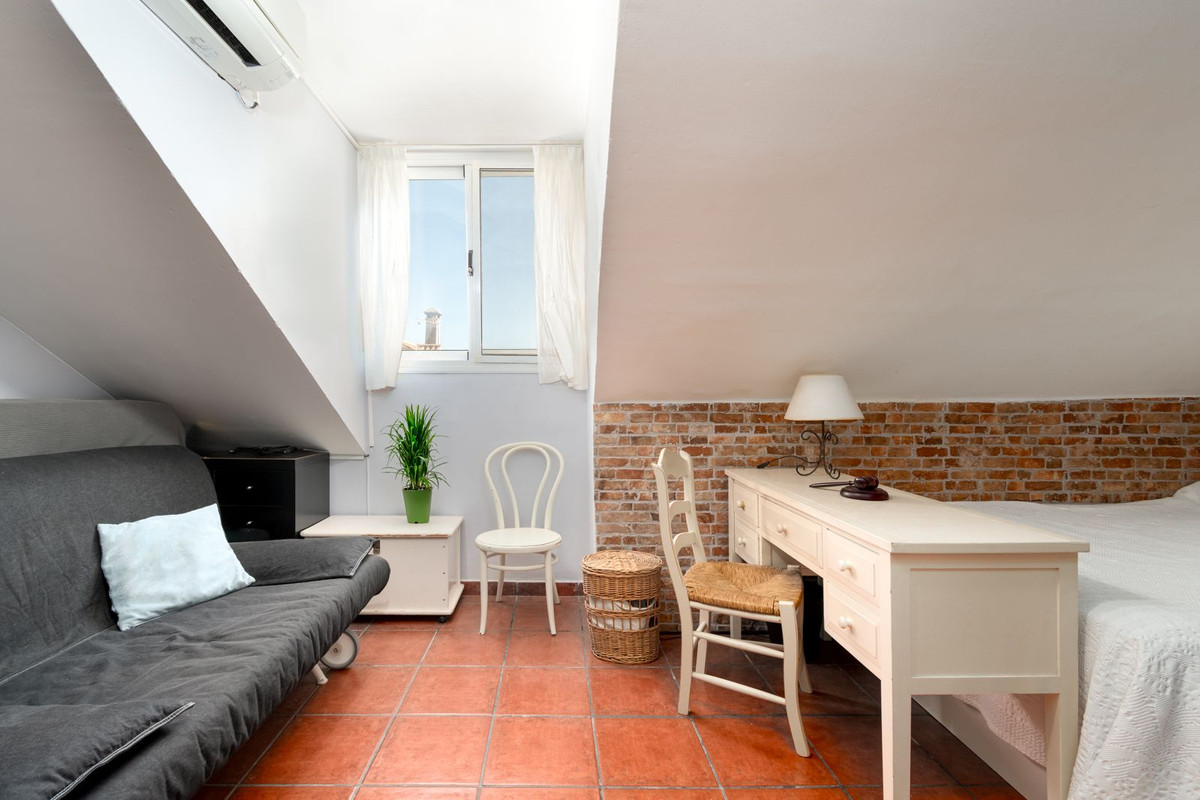 4 Bed Townhouse for sale in Sierrezuela Costa Del Sol, Málaga, Spain