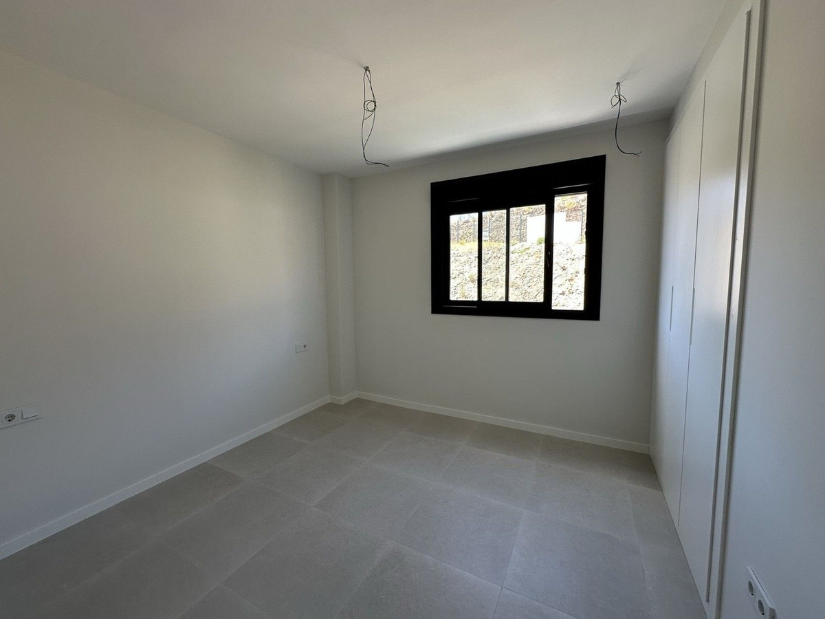 2 Bed Apartment for sale in Rincón De La Victoria Costa Del Sol East, Málaga, Spain