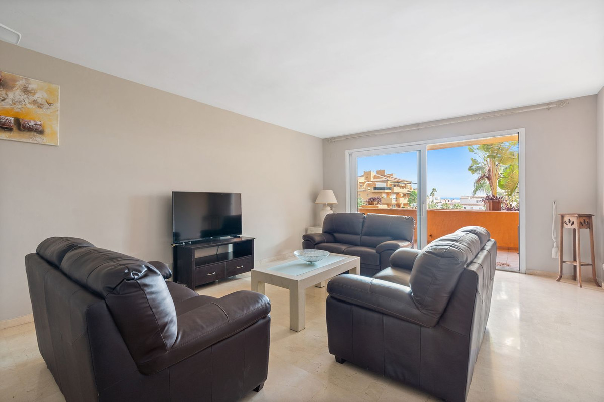 3 Bed Apartment for sale in La Duquesa Costa Del Sol, Málaga, Spain