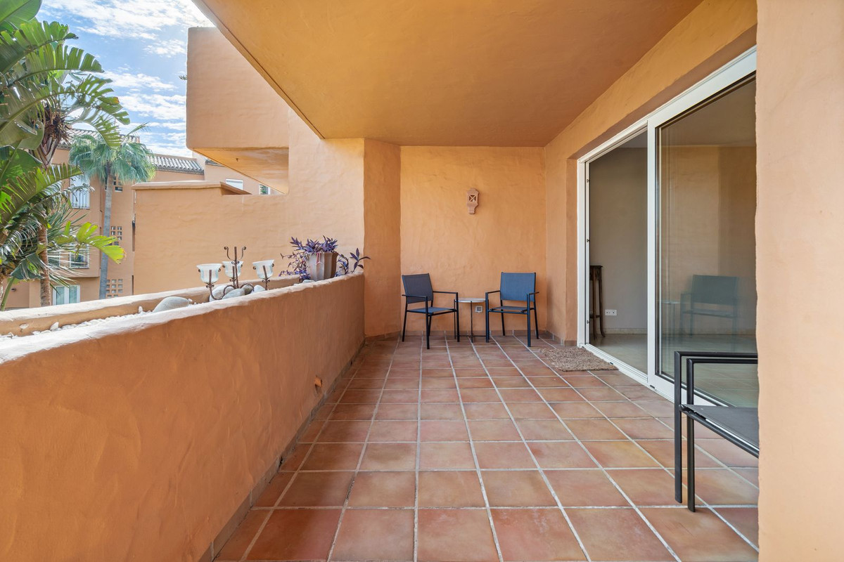 3 Bed Apartment for sale in La Duquesa Costa Del Sol, Málaga, Spain