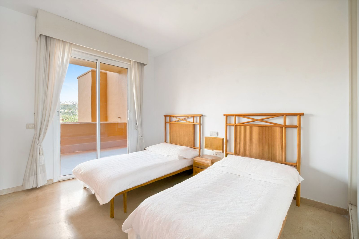 3 Bed Apartment for sale in La Duquesa Costa Del Sol, Málaga, Spain