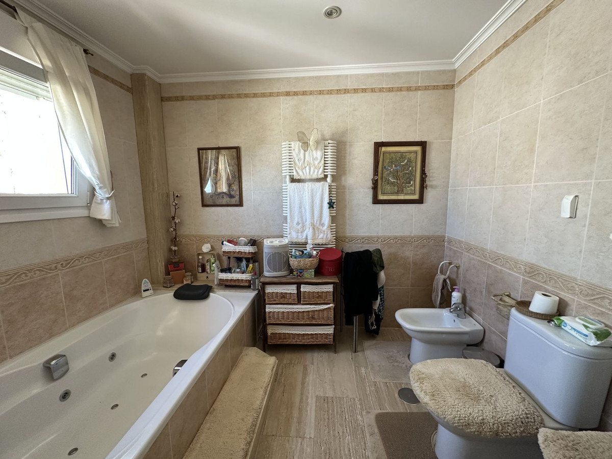 5 Bed Townhouse for sale in Cerrado De Calderón Málaga Ciudad, Málaga, Spain